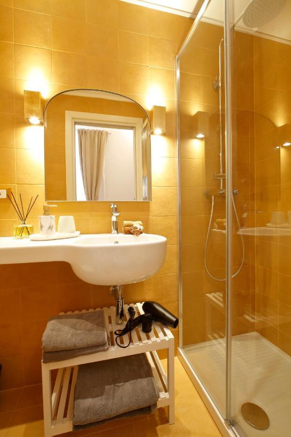 Breathe Liguria - Lucy 1 Bedroom And 1 Apartment In A Newly Renovated Nineteenth-Century Building In The Historic Center Near The Sea ลาสเปเซีย ภายนอก รูปภาพ